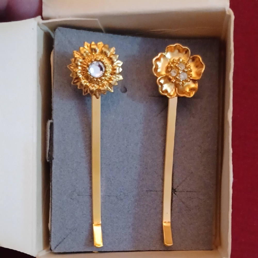 Avon Gold Floral Bobby Pins with Rhinestone Accents